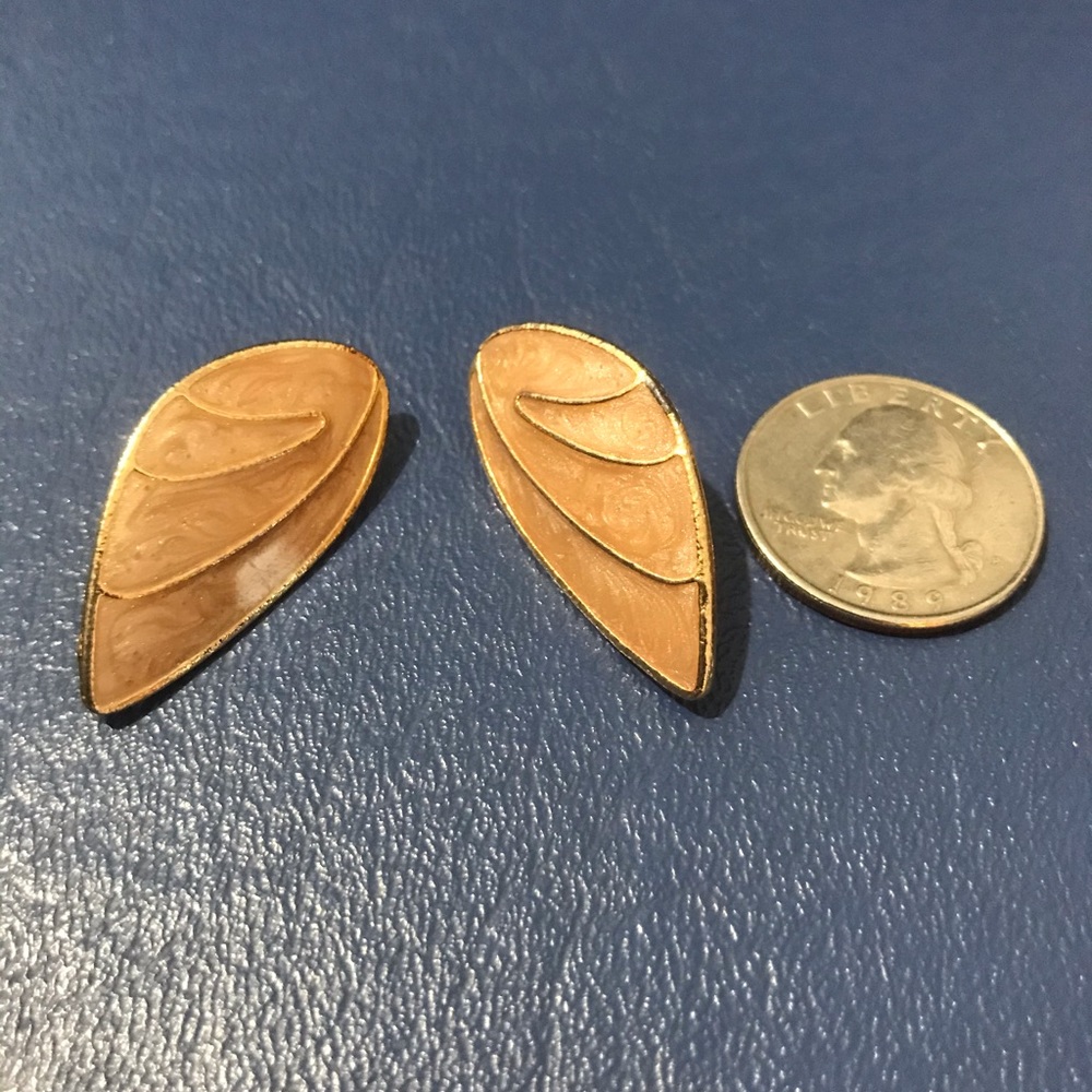 Earrings - Picture 2 of 4